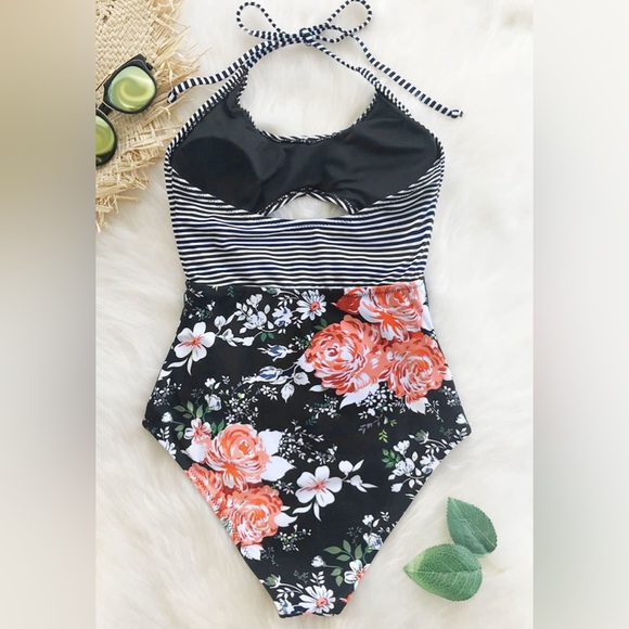 ☀️ Floral and Stripe Printed Halter with Cut-Out One Piece Swimsuit - Picture 4 of 6